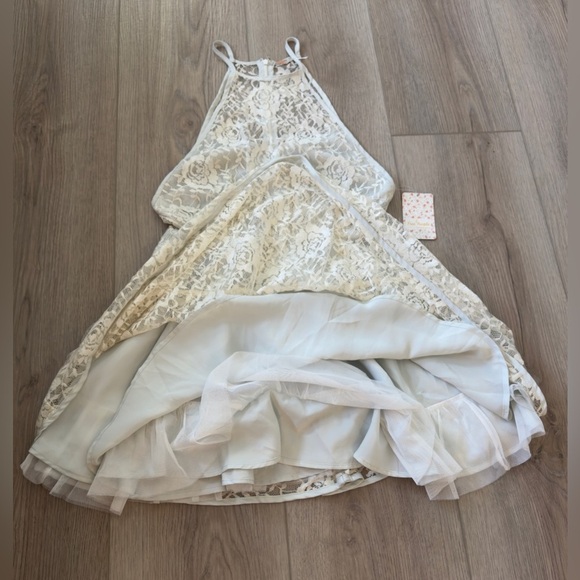 Free People White Lace Backless Dress. 👗 - Picture 10 of 13